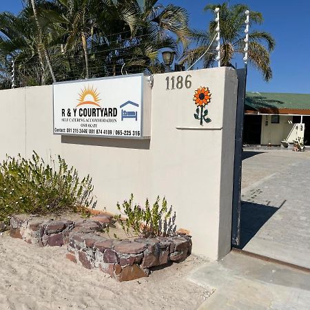 فندق Ry Courtyard Oshakati المظهر الخارجي الصورة