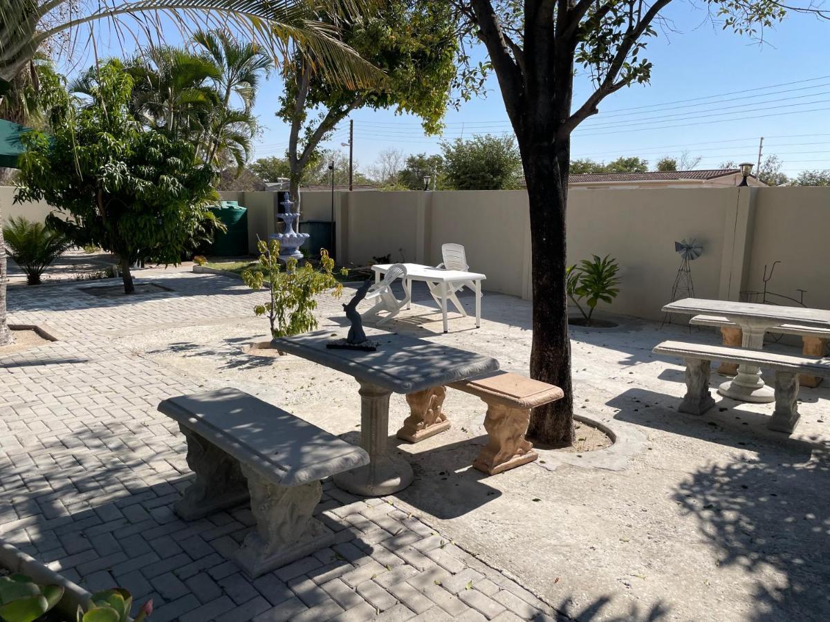 فندق Ry Courtyard Oshakati المظهر الخارجي الصورة